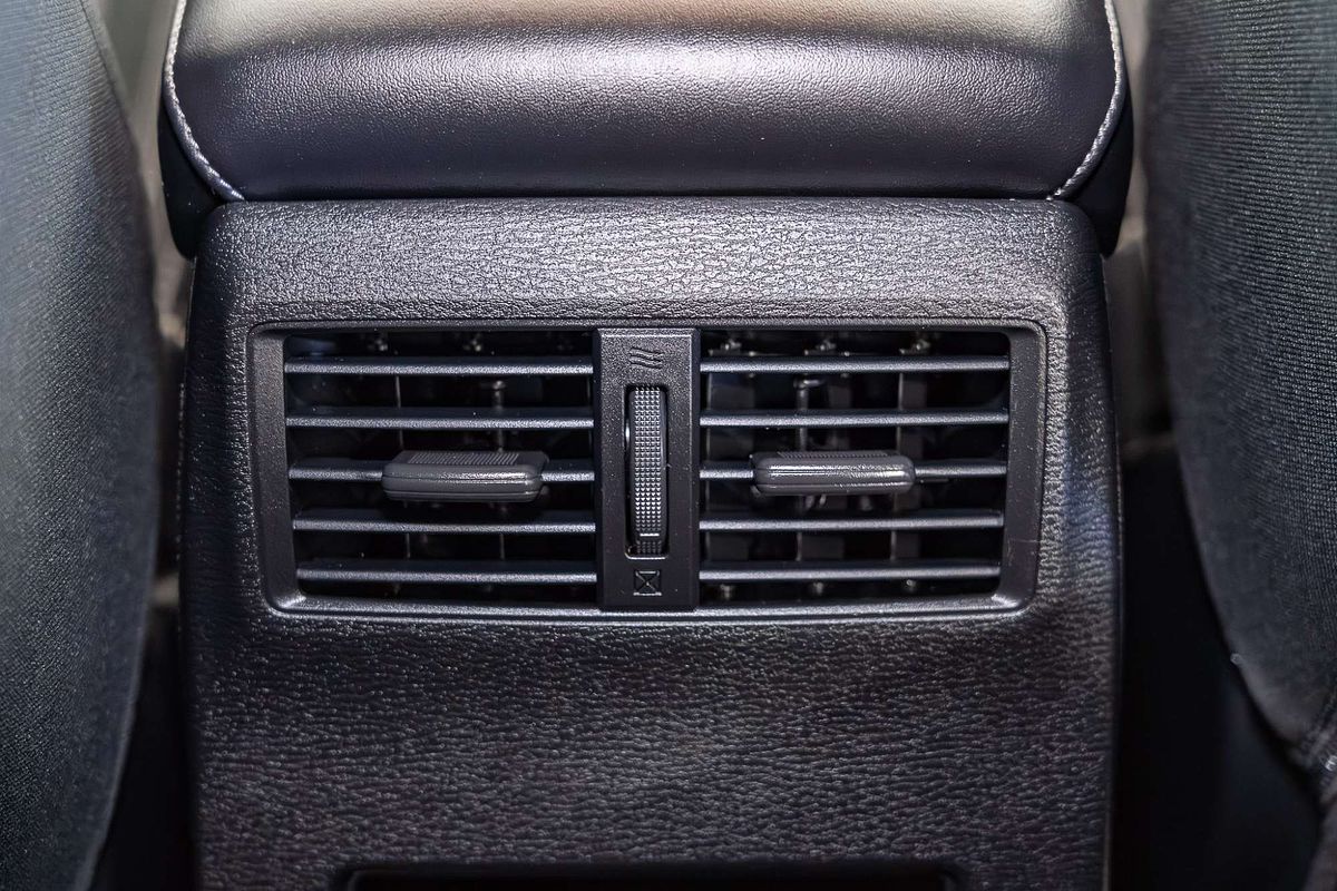 2023 Mitsubishi Outlander ES ZM