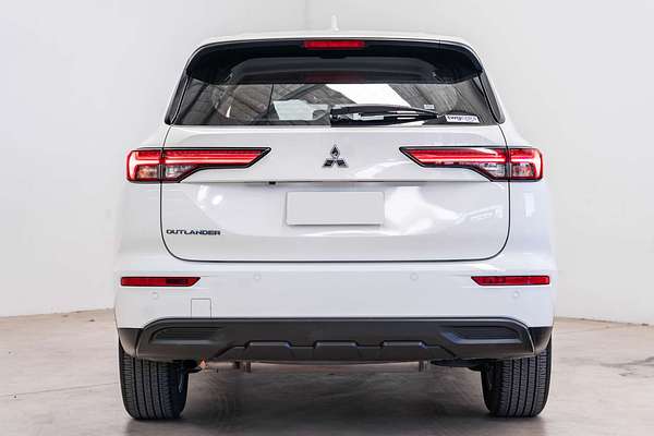 2023 Mitsubishi Outlander ES ZM