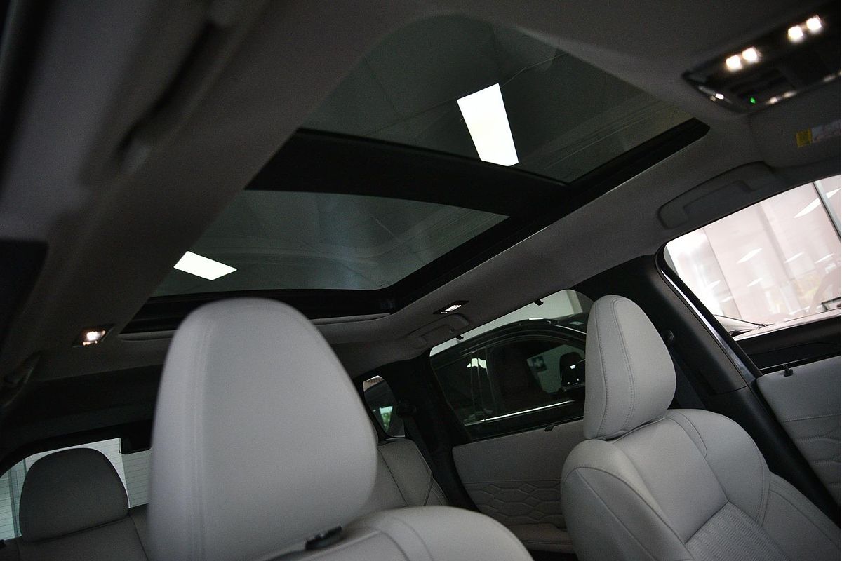 2025 Mitsubishi Outlander Exceed ZM