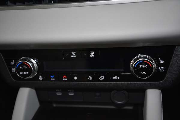 2025 Mitsubishi Outlander Exceed ZM