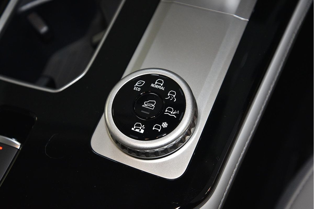 2025 Mitsubishi Outlander Exceed ZM