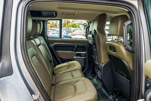 2021 Land Rover Defender 110 D300 SE L663