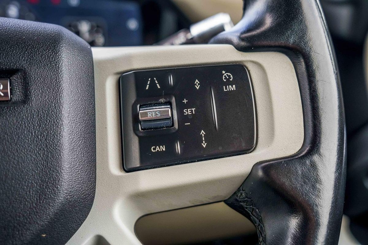 2021 Land Rover Defender 110 D300 SE L663