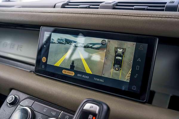 2021 Land Rover Defender 110 D300 SE L663