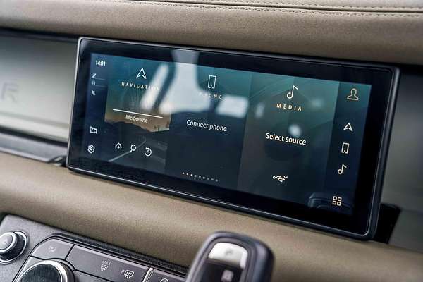 2021 Land Rover Defender 110 D300 SE L663