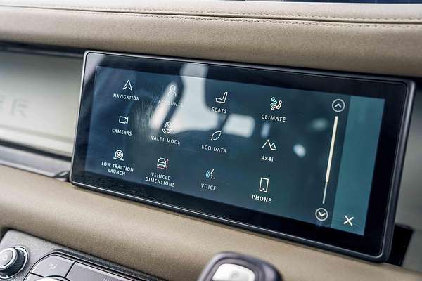 2021 Land Rover Defender 110 D300 SE L663