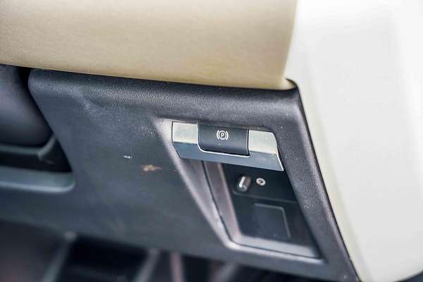 2021 Land Rover Defender 110 D300 SE L663