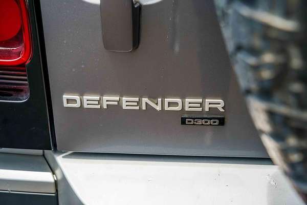 2021 Land Rover Defender 110 D300 SE L663