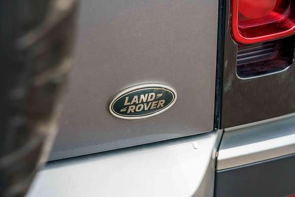 2021 Land Rover Defender 110 D300 SE L663