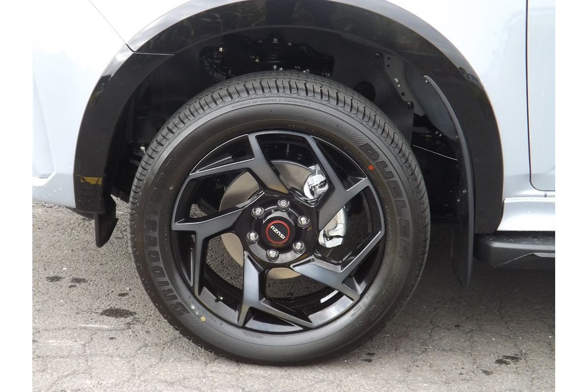 2025 Isuzu MU-X X-TERRAIN