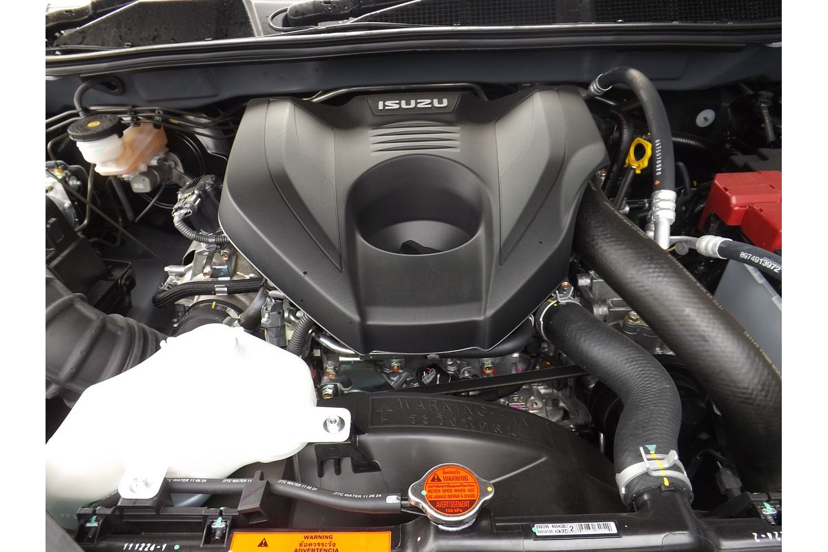 2025 Isuzu MU-X X-TERRAIN