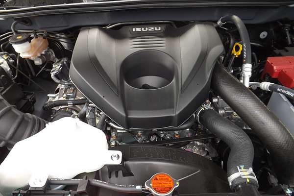 2025 Isuzu MU-X X-TERRAIN