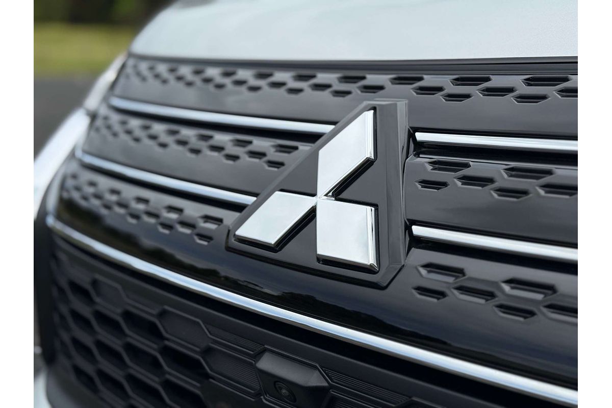 2025 Mitsubishi Outlander PHEV Aspire ZM