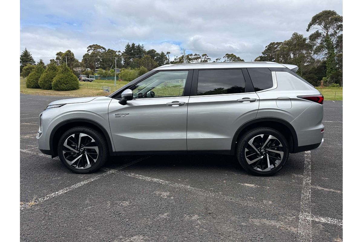 2025 Mitsubishi Outlander PHEV Aspire ZM