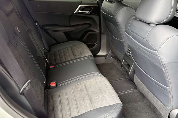 2025 Mitsubishi Outlander PHEV Aspire ZM