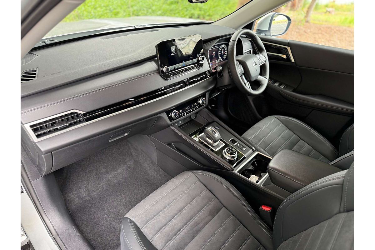 2025 Mitsubishi Outlander PHEV Aspire ZM