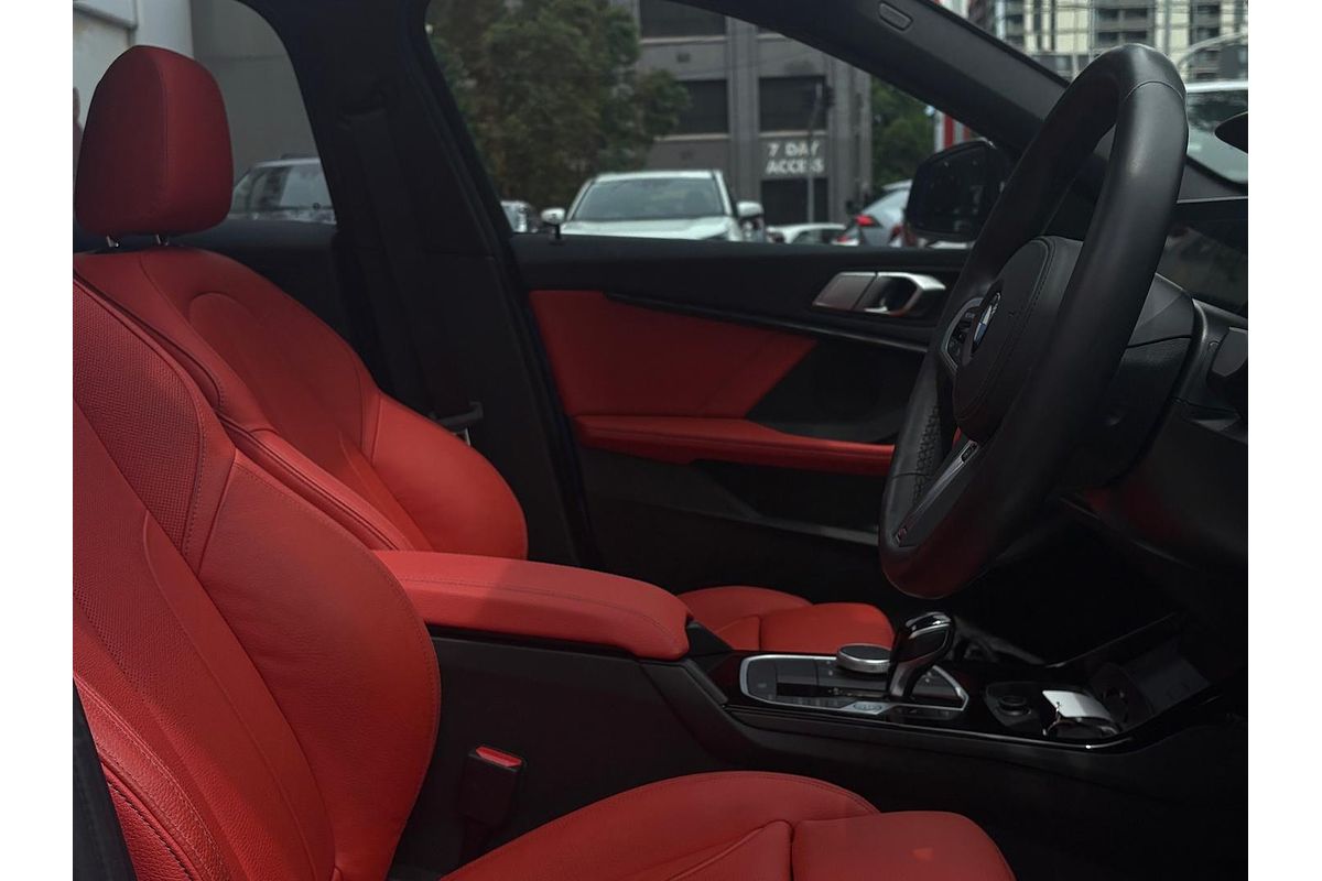 2023 BMW 1 18i M SPORT F40