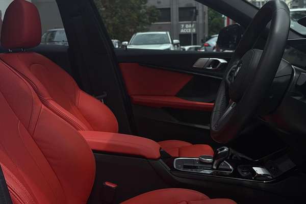 2023 BMW 1 18i M SPORT F40