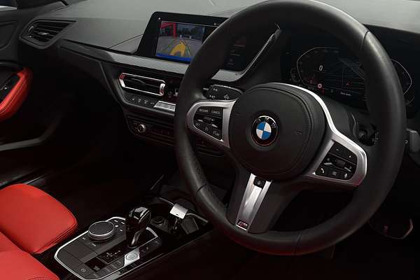 2023 BMW 1 18i M SPORT F40