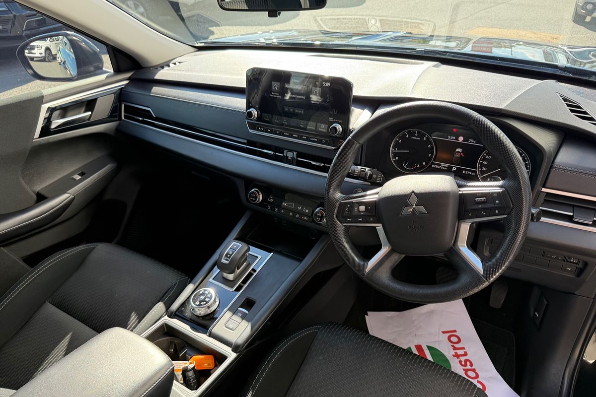 2021 Mitsubishi Outlander ES ZM