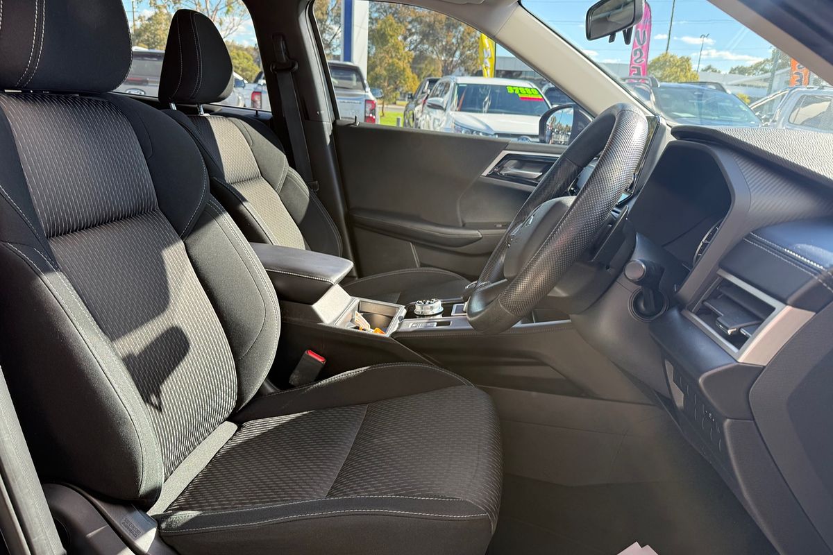 2021 Mitsubishi Outlander ES ZM