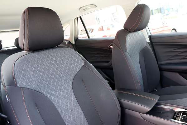 2025 MG HS Hybrid+ Excite AS33H