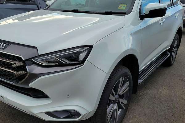 2023 Isuzu MU-X LS-T
