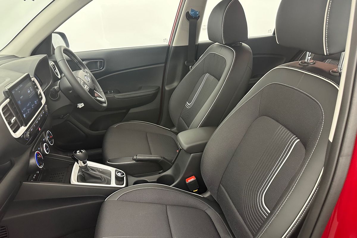 2025 Hyundai Venue Active QX.V5