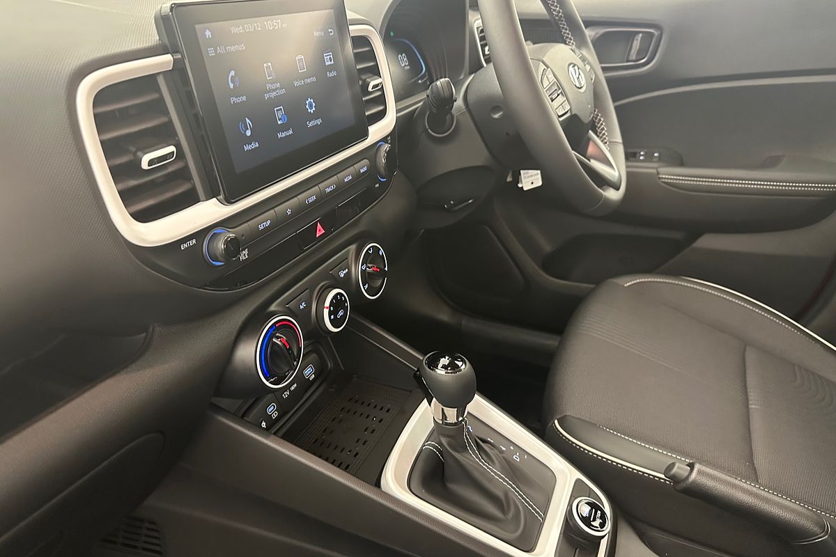 2025 Hyundai Venue Active QX.V5