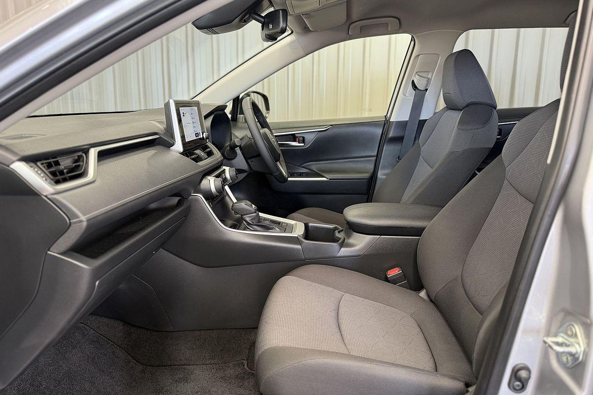 2025 Toyota RAV4 GXL AXAH52R