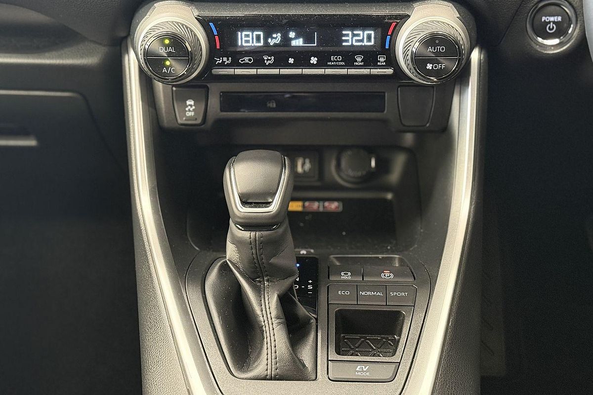 2025 Toyota RAV4 GXL AXAH52R