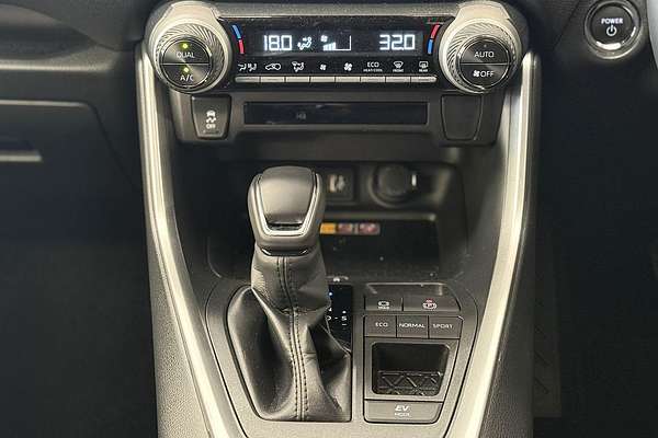 2025 Toyota RAV4 GXL AXAH52R