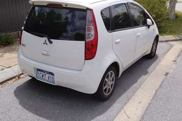 2008 Mitsubishi Colt ES RG