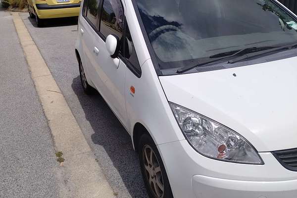 2008 Mitsubishi Colt ES RG