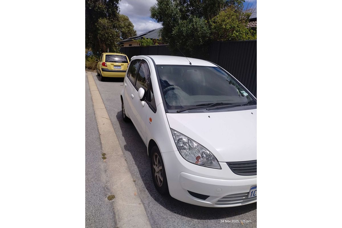 2008 Mitsubishi Colt ES RG