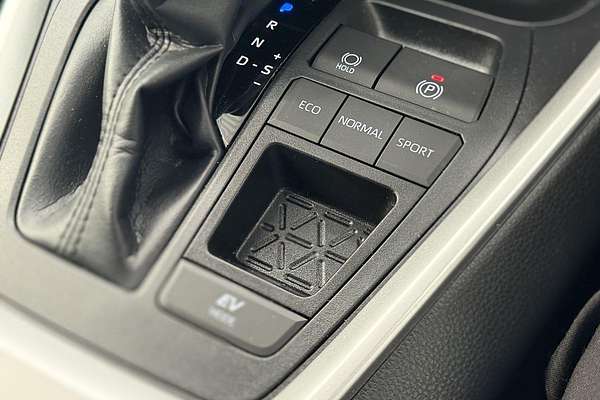 2025 Toyota RAV4 GXL AXAH52R