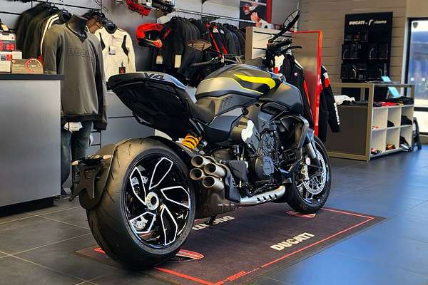 2025 Ducati Diavel V4