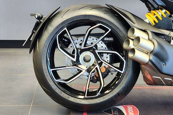2025 Ducati Diavel V4