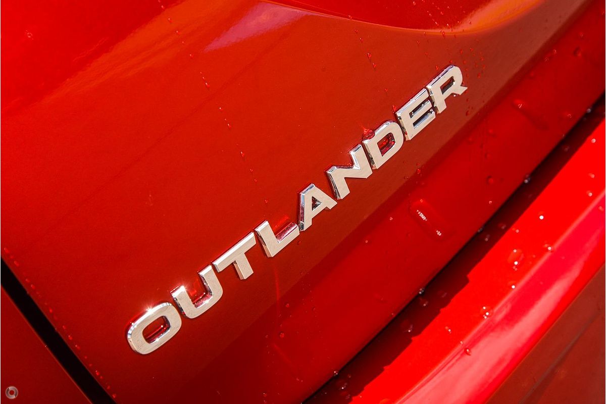 2025 Mitsubishi Outlander LS ZM