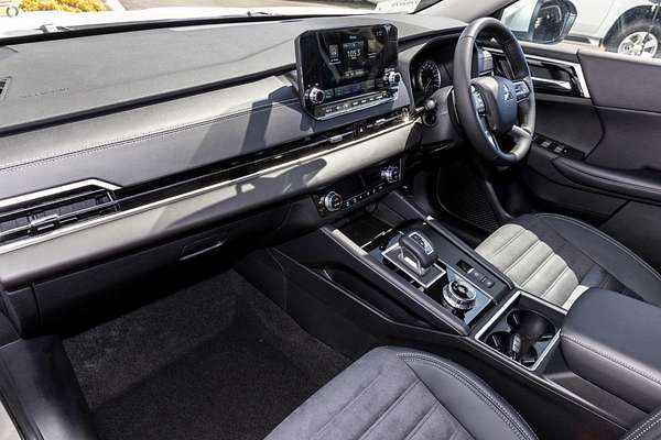 2025 Mitsubishi Outlander Aspire ZM