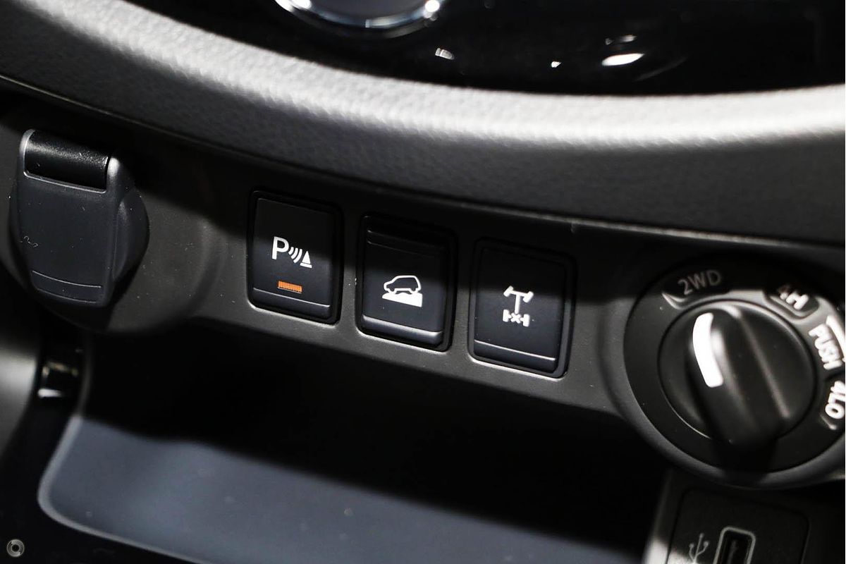 2025 Nissan Navara PRO-4X D23