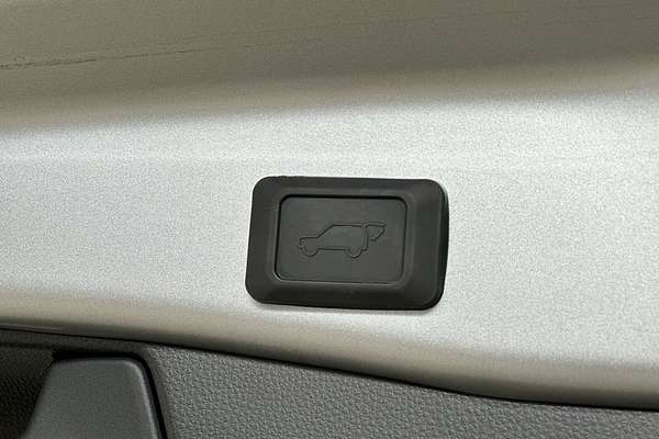 2024 Toyota RAV4 XSE AXAH52R