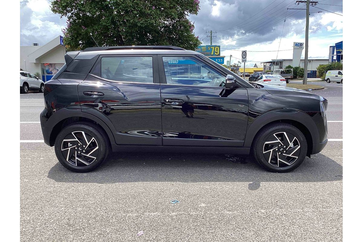 2025 Mahindra XUV3XO AX7L