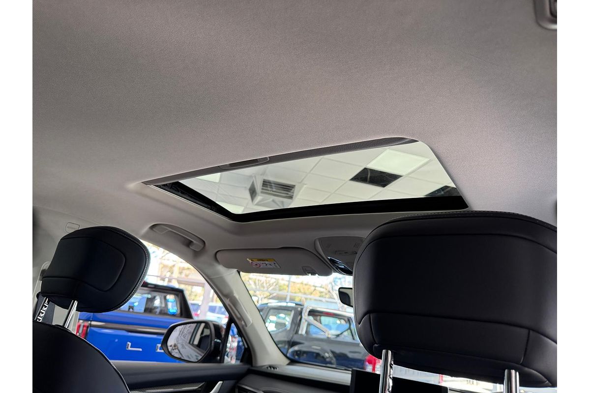 2025 LDV D90 Executive SV9A