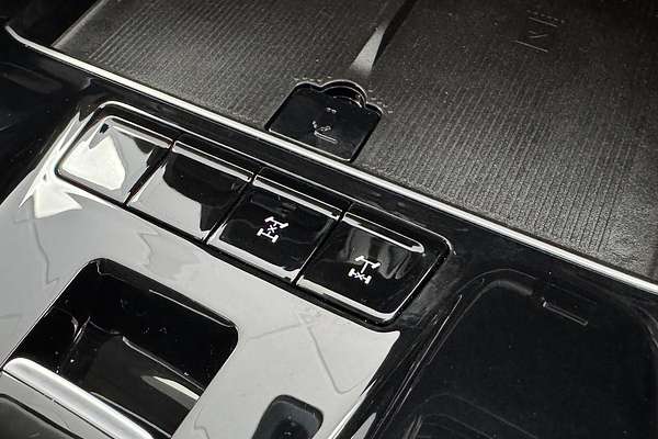 2025 LDV D90 Executive SV9A