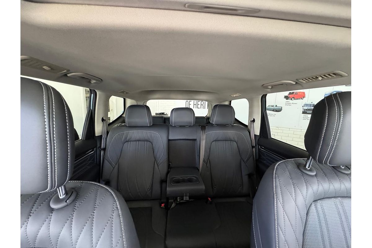 2025 LDV D90 Executive SV9A