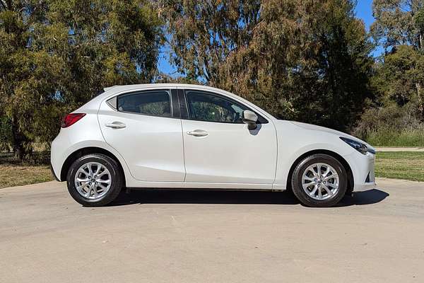 2017 Mazda 2 Maxx DJ Series