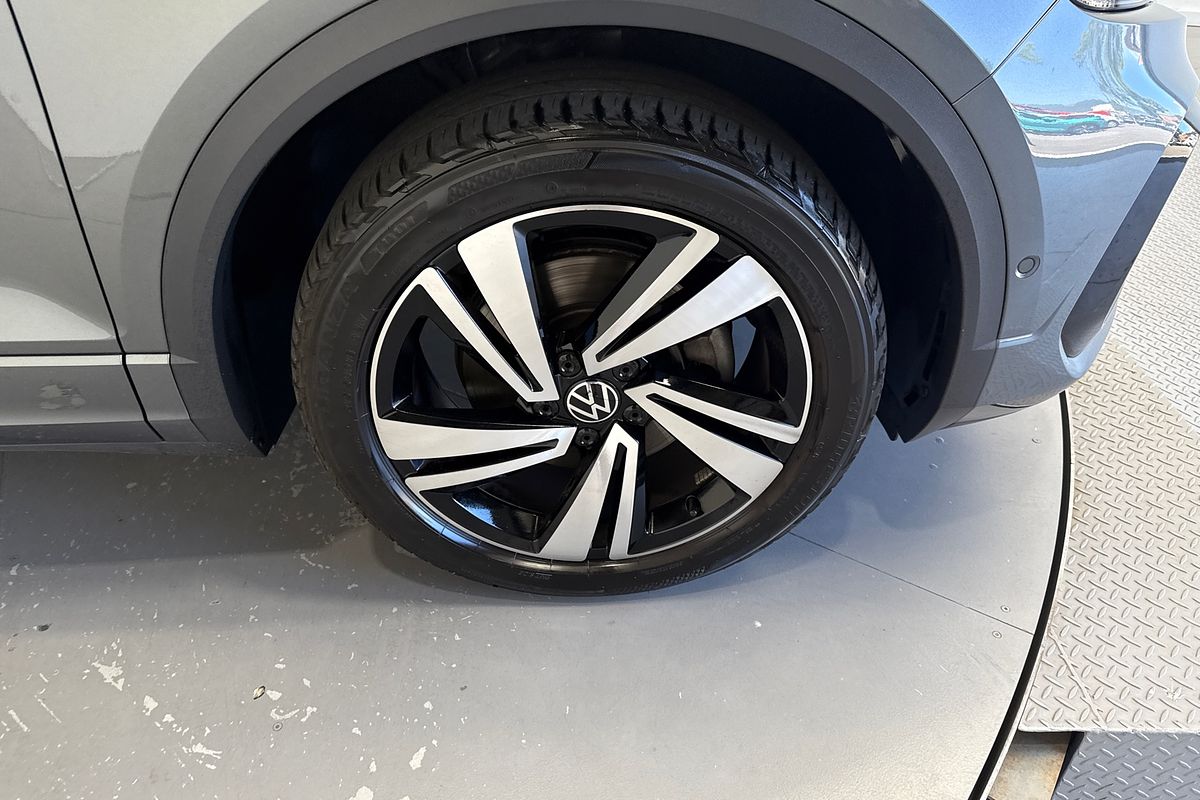 2024 Volkswagen T-Roc 140TSI R-Line D11