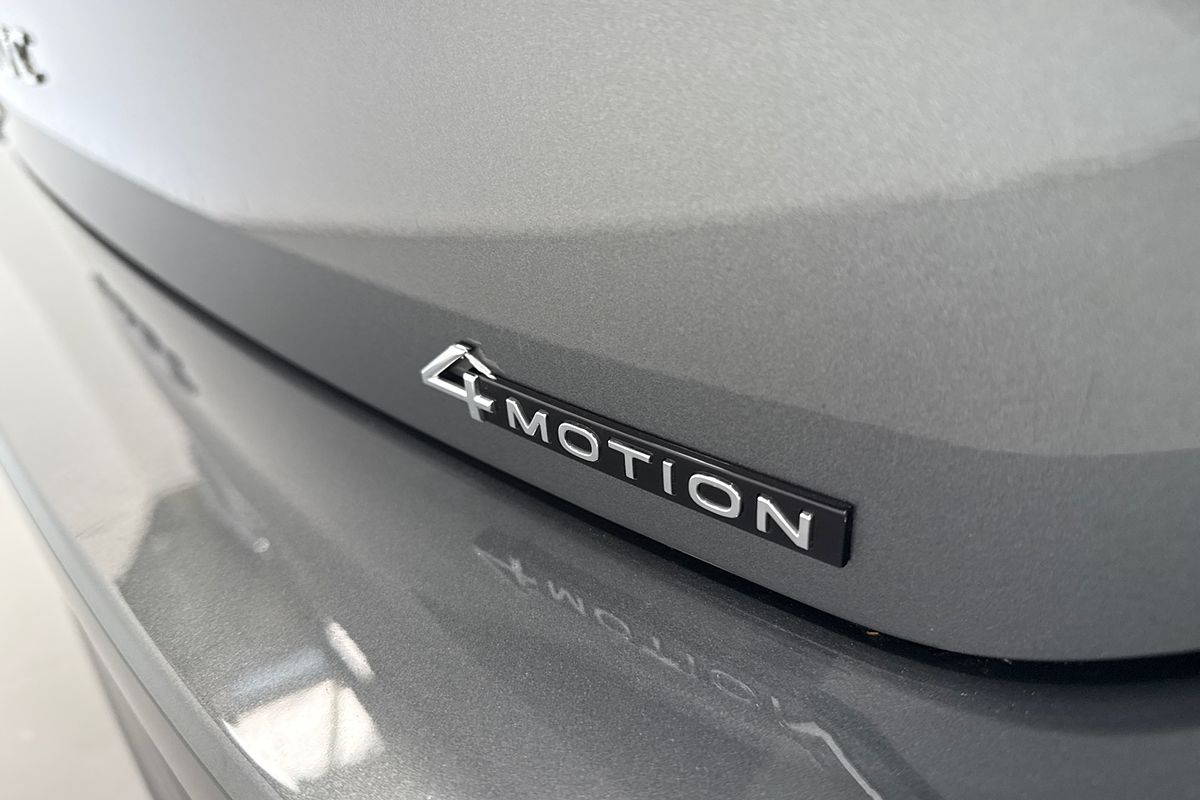 2024 Volkswagen T-Roc 140TSI R-Line D11