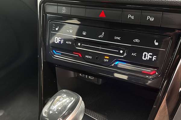 2024 Volkswagen T-Roc 140TSI R-Line D11